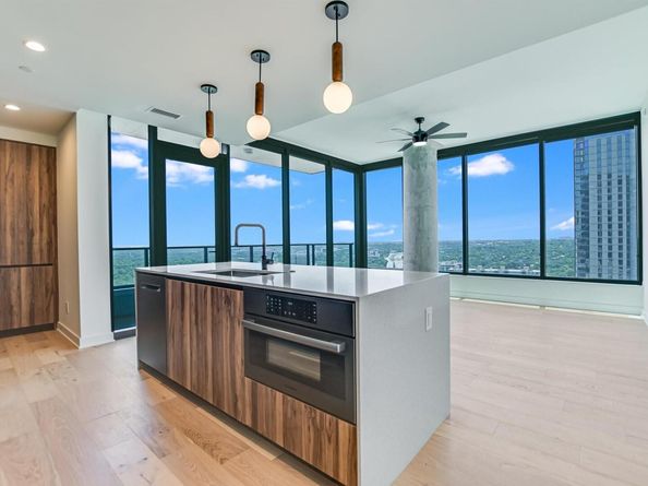 84 East Ave 2506, Austin TX 78701