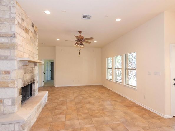 6004 Cimmaron TRL, Lago Vista TX 78645