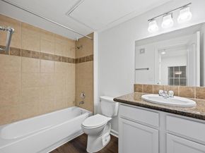 6810 Deatonhill DR 2101, Austin TX 78745