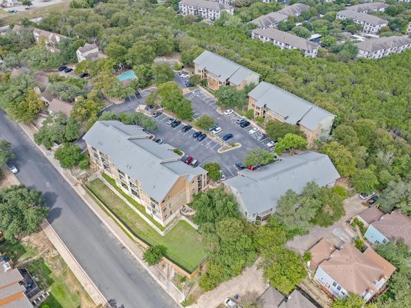 6810 Deatonhill DR 2101, Austin TX 78745