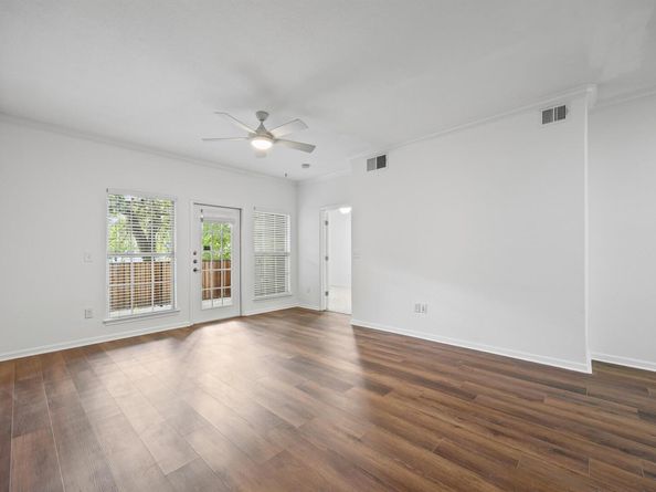 6810 Deatonhill DR 2101, Austin TX 78745