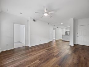 6810 Deatonhill DR 2101, Austin TX 78745