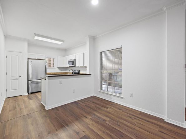 6810 Deatonhill DR 2101, Austin TX 78745
