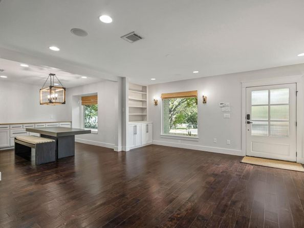 7202 Running Rope CIR, Austin TX 78731