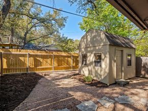 7202 Running Rope CIR, Austin TX 78731
