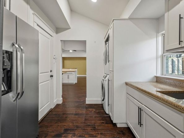 7202 Running Rope CIR, Austin TX 78731