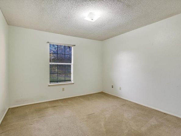 600 County Glen ST, Leander TX 78641