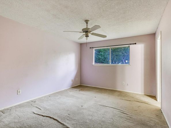 600 County Glen ST, Leander TX 78641