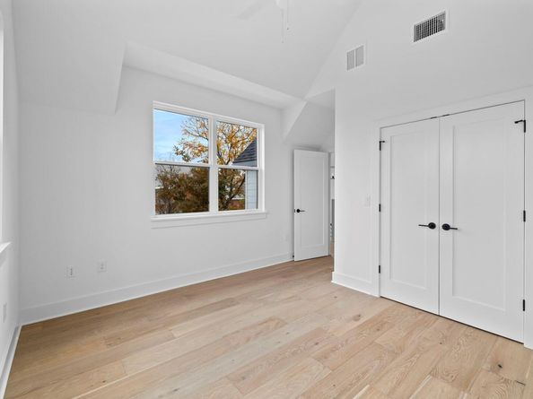 2105 SL Davis Ave 1, Austin TX 78702
