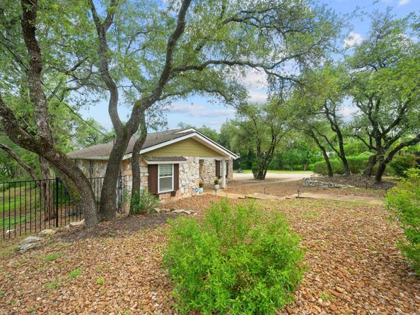 1211 Falcon Ledge DR, Austin TX 78746