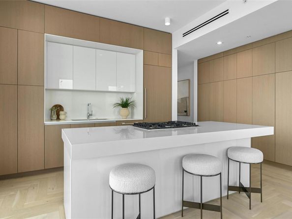 313 W 17th ST 1807, Austin TX 78701