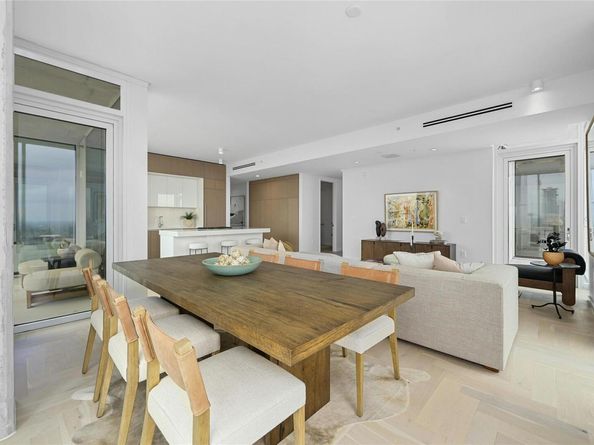 313 W 17th ST 1807, Austin TX 78701
