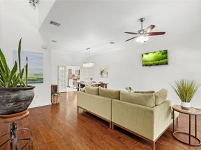 5515 Davis LN 32, Austin TX 78749