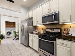 5515 Davis LN 32, Austin TX 78749