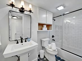 1307 Norwalk LN 104, Austin TX 78703