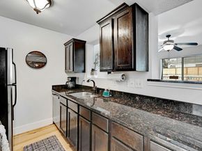 1307 Norwalk LN 104, Austin TX 78703