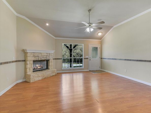 519 Cowal DR S, Spicewood TX 78669