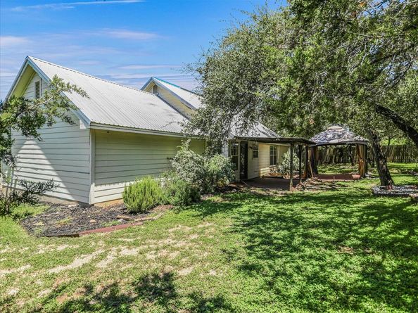 519 Cowal DR S, Spicewood TX 78669