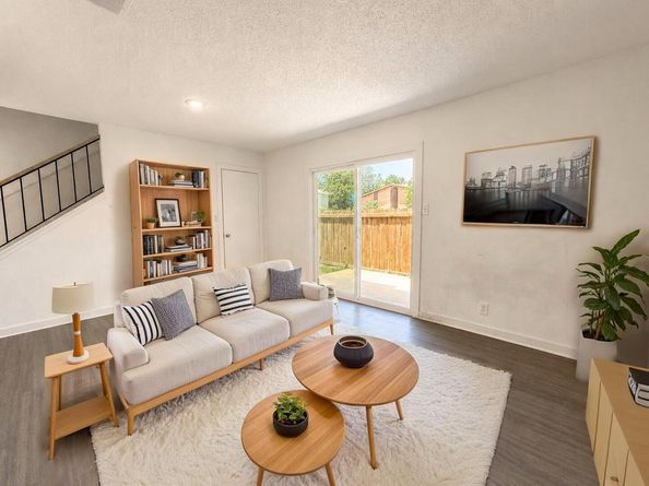 2301 Mission Hill DR 101, Austin TX 78741