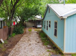 912 & 912 1/2 Calle Limon DR, Austin TX 78702