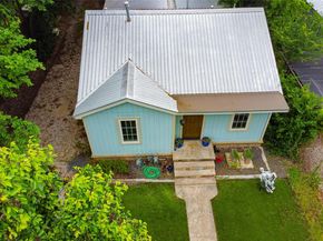 912 & 912 1/2 Calle Limon DR, Austin TX 78702