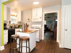 912 & 912 1/2 Calle Limon DR, Austin TX 78702