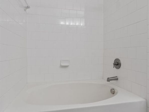 1900 Barton Springs RD 2027, Austin TX 78704