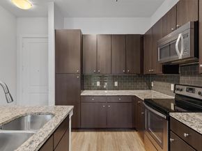 1900 Barton Springs RD 2027, Austin TX 78704