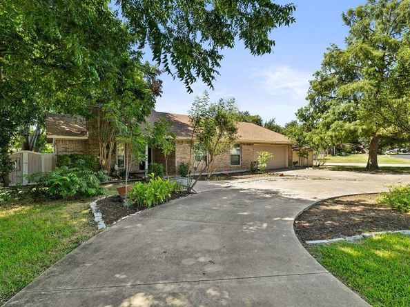 9513 Braeburn GLN, Austin TX 78729