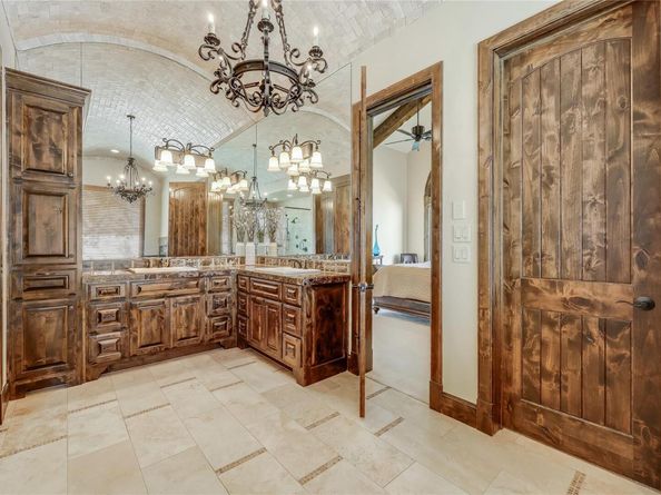 1208 Watercliffe DR, Lago Vista TX 78645