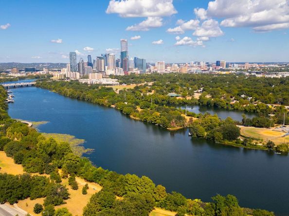 1301 Town Creek DR 2, Austin TX 78741