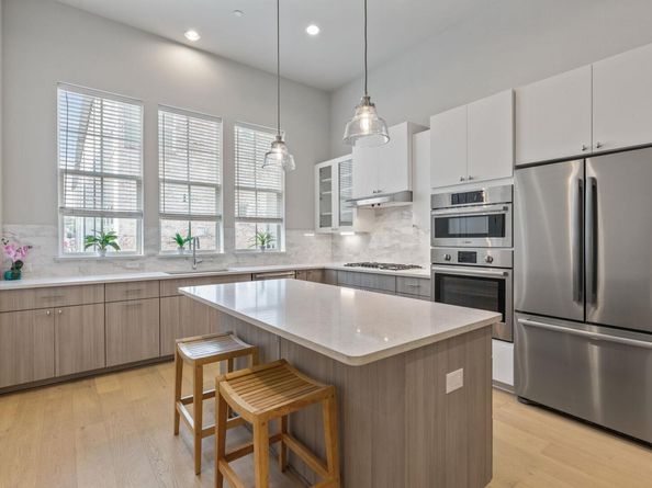 1301 Town Creek DR 2, Austin TX 78741