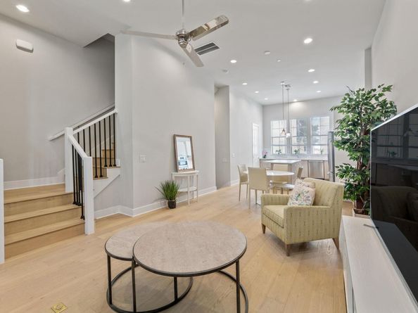 1301 Town Creek DR 2, Austin TX 78741