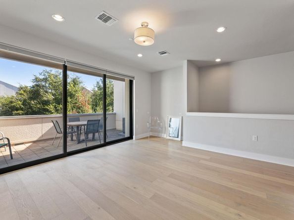 1301 Town Creek DR 2, Austin TX 78741