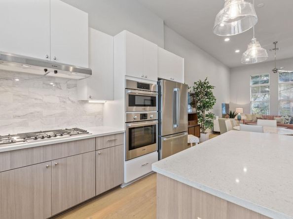 1301 Town Creek DR 2, Austin TX 78741