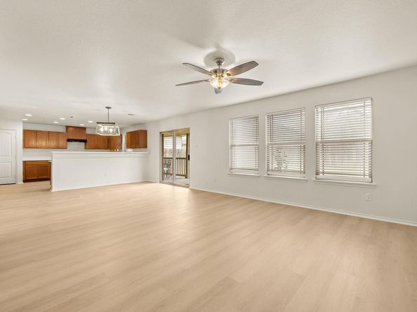 924 Oatmeal DR, Pflugerville TX 78660
