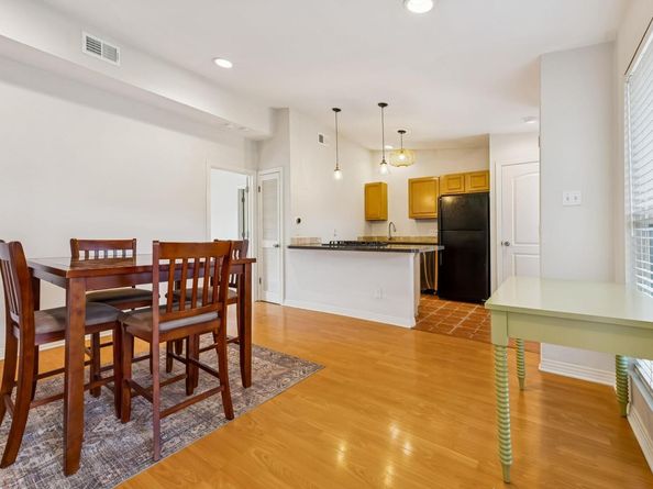 2021 Bluebonnet LN 210, Austin TX 78704