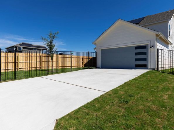 9812 Petrichor BLVD, Manor TX 78653