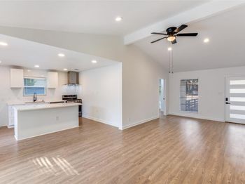 1107 Chesapeake DR