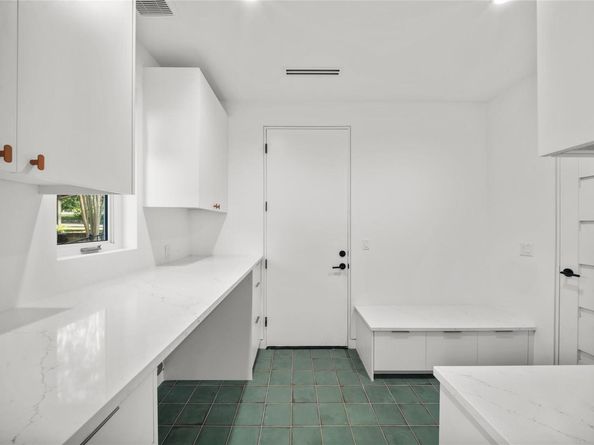 2904 Westhill DR, Austin TX 78704