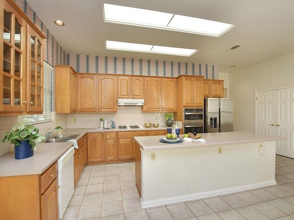 108 High Trail DR, Georgetown TX 78633