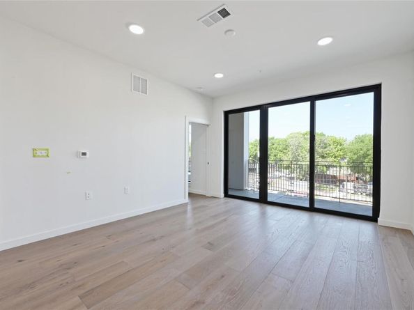 2209 S 1st ST 217, Austin TX 78704