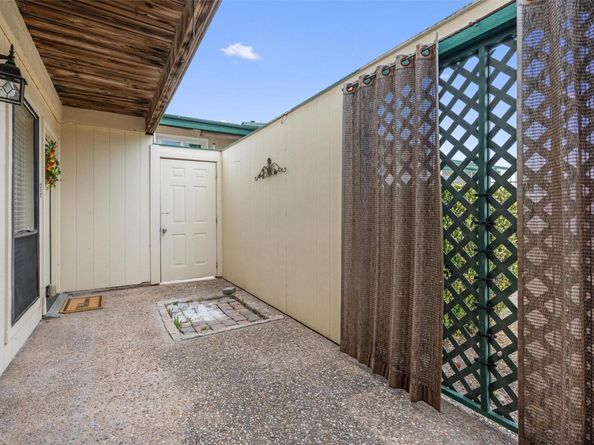 6718 Silvermine DR 704, Austin TX 78736