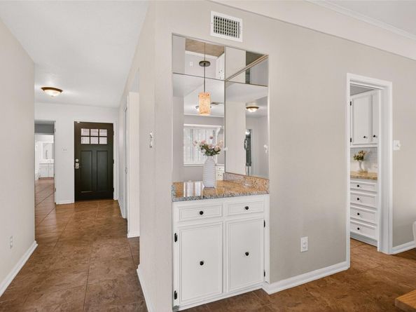 11121 Pinehurst DR D, Austin TX 78747