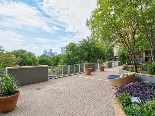 54 Rainey ST 1018, Austin TX 78701