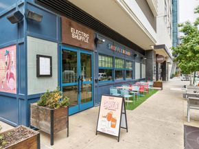 54 Rainey ST 1018, Austin TX 78701