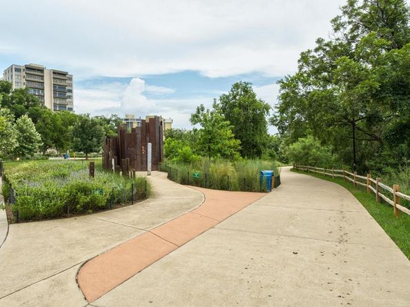 54 Rainey ST 1018, Austin TX 78701