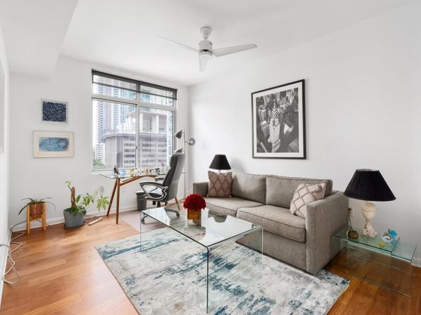 54 Rainey ST 1018, Austin TX 78701