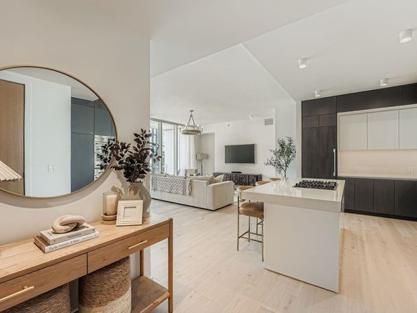 313 W 17th ST 1404, Austin TX 78701