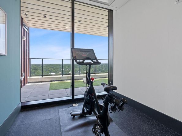 84 E East Ave 2010, Austin TX 78701